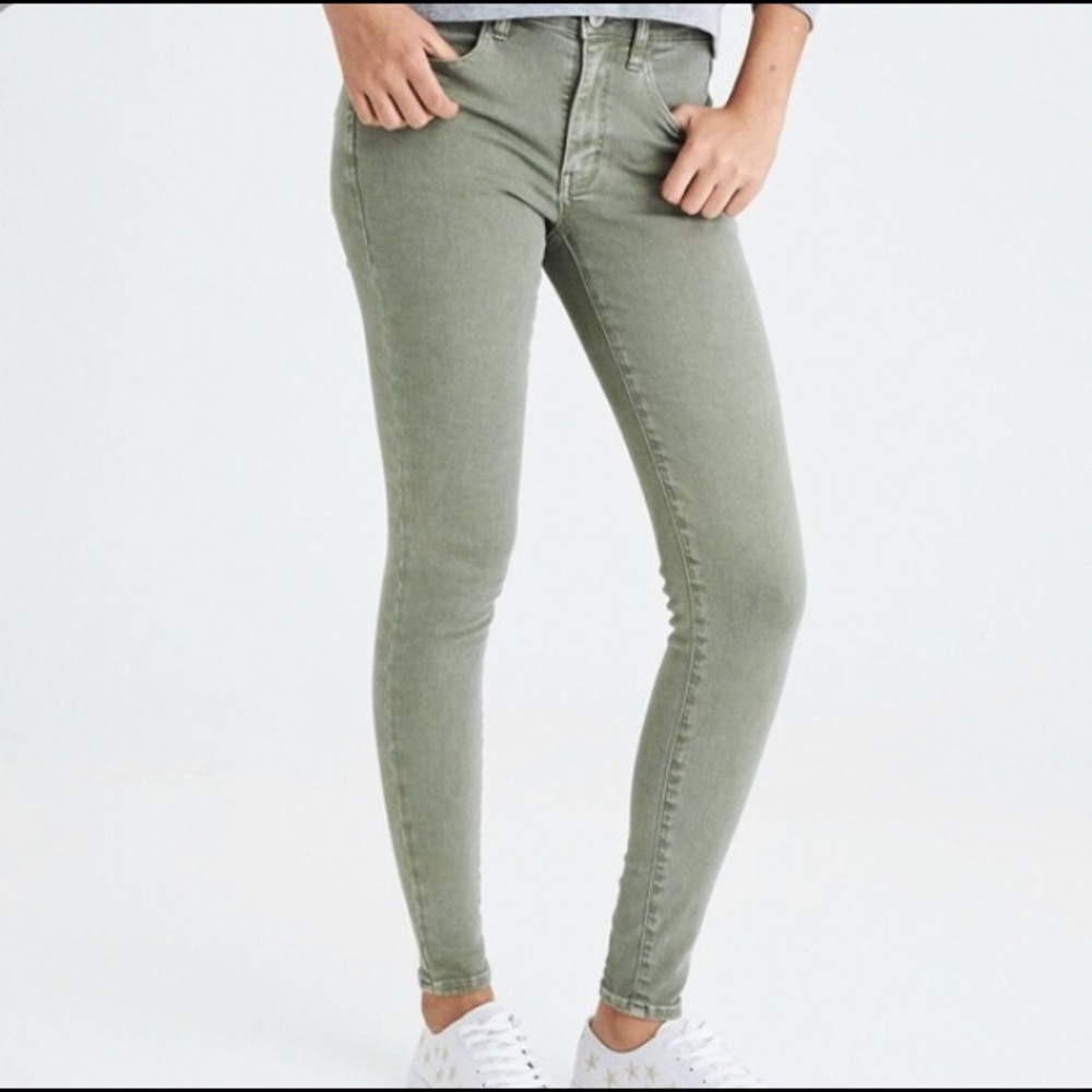 Olive green American Eagle skinny jeans